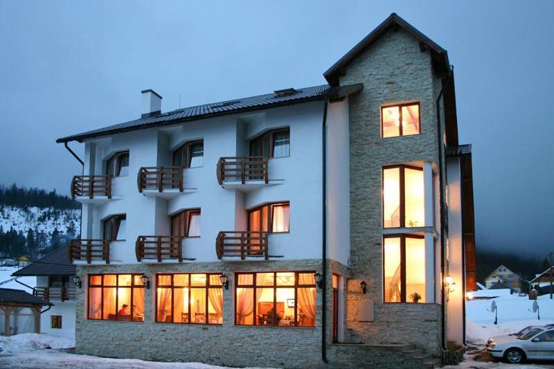 Pensiunea Vraja Muntelui Arieseni Exterior photo